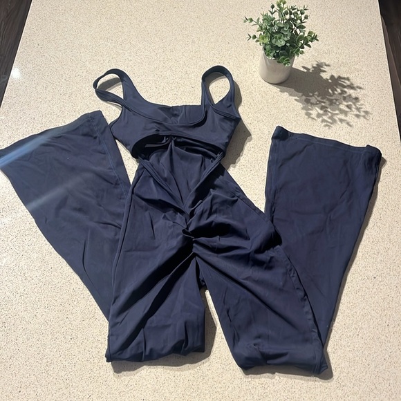 YeoReo Instagram Blogger Fav Navy Flared Size Small - Picture 5 of 12